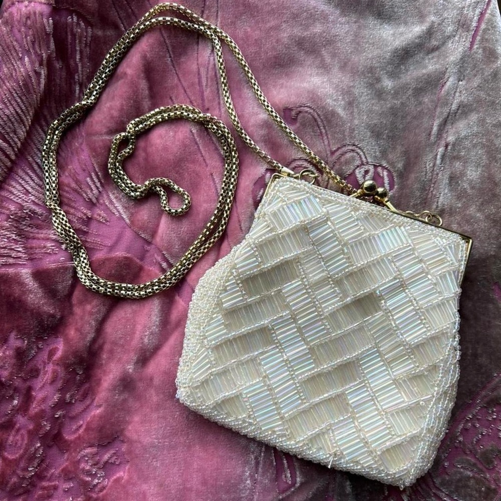 Elegant Vintage La Regale Cream Beaded Women's Bag